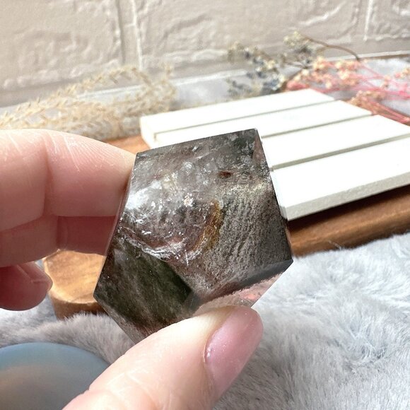 Extra Small Garden Quartz Polished Point - Picture 2 of 10